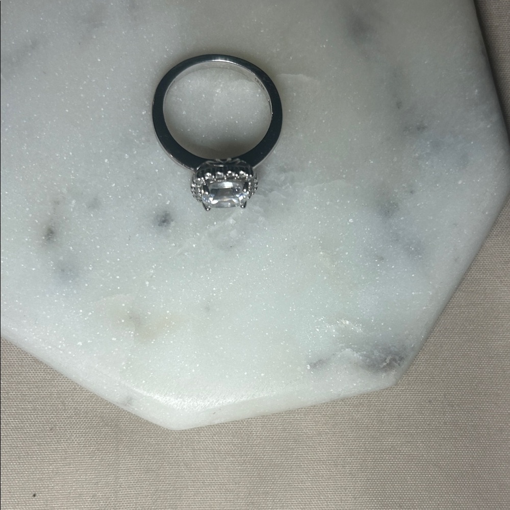 Elegant Silver Women's Ring - Picture 4 of 5